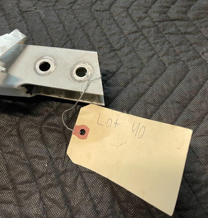 2017 AUDI R8 V10 BRACKET OEM 4S0 907 462 A