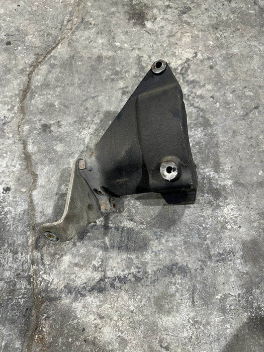 2017 NISSAN TITAN XD CUMMINS 5.0 AC A/C COMPRESSOR MOUNTING BRACKET OEM