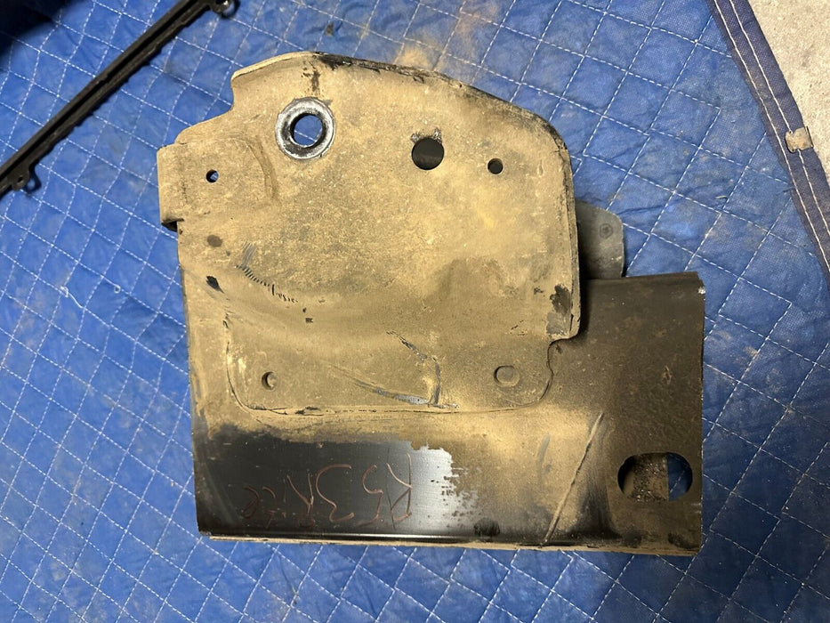 2017-2022 FORD F250 F350 F450 DIESEL PASSENGER RADIUS ARM BRACKET FRAME RAIL CUT