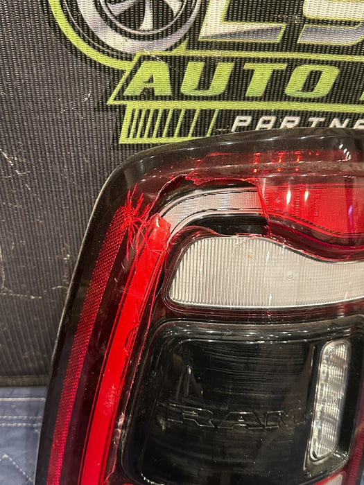 2024 DODGE RAM 3500 LARAMIE DRIVER LEFT LED TAIL LIGHT W BLIND SPOT OEM *CRACKED