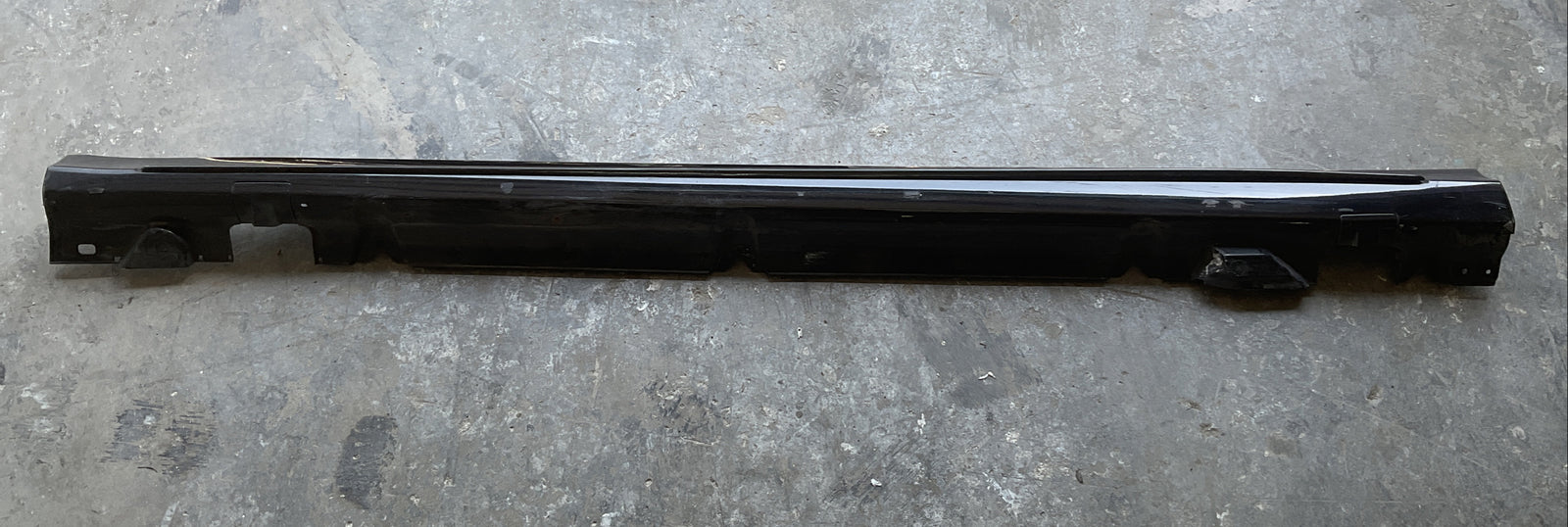 2017 MERCEDES AMG C63S ROCKER MOULDING SIDE SKIRTS RIGHT SIDE OEM~MINOR DAMAGE~