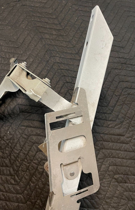 2017 AUDI R8 V10 BRACKET OEM 4S0 907 461 A