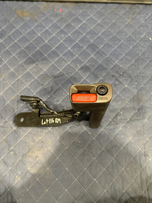 2017-2019 FORD F250 F350 KING RANCH REAR MIDDLE SEATBELT RECIEVER OEM