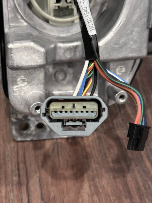 2017-19 FORD F250 F350 F450 RIGHT LED TAIL LIGHT BRACKET ONLY OEM