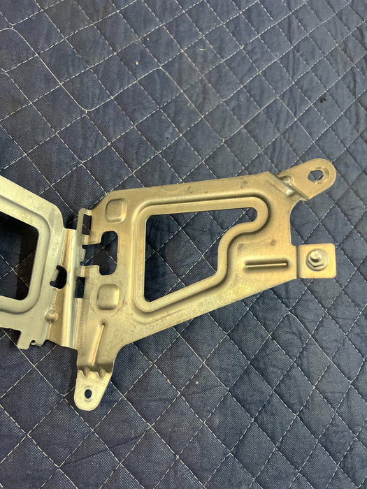 2015 MERCEDES-BENZ C63S AMG SEDAN TRANSMISSION CONTROL MODULE BRACKET 2055451340
