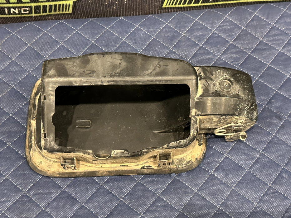 2017-22 FORD F450 DUALLY SUPERDUTY FUEL GAS DOOR LID ASSEMBLY (UG) OEM *READ