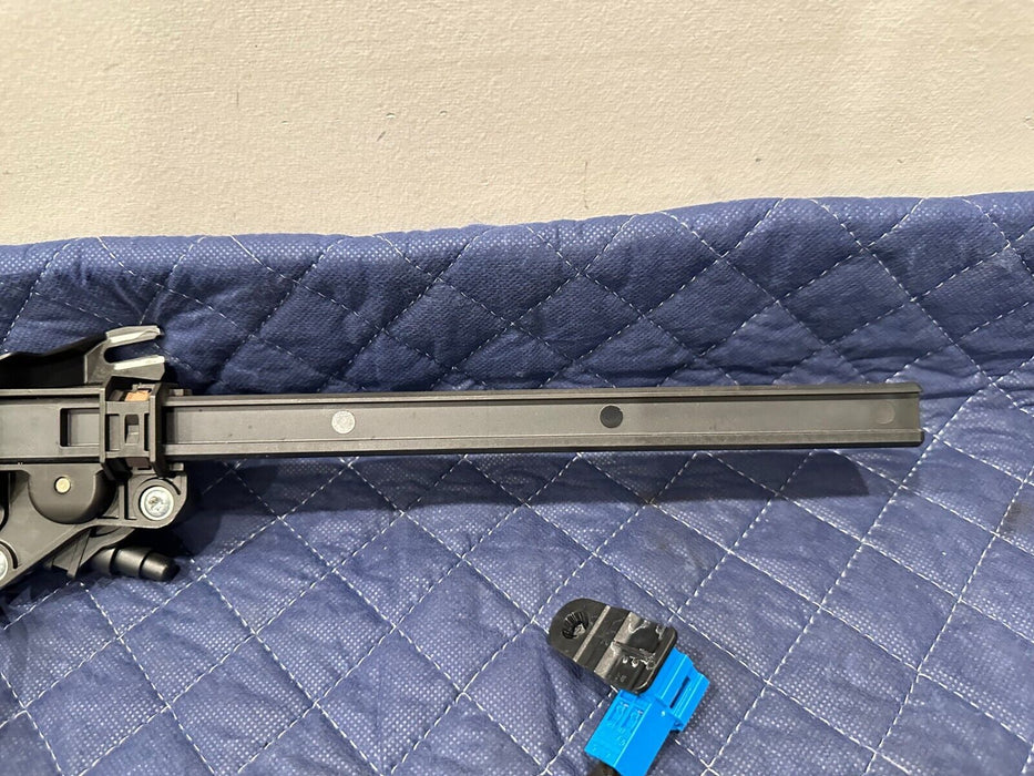 2017 MERCEDES-BENZ C63 AMG CABRIOLET FRONT RH ELECTRIC MOTOR SEATBELT ADJUSTER