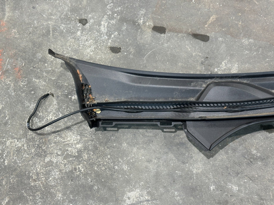 2024 BMW M3 M4 G80 G82 FRONT WINDSHIELD COWL TRIM OEM
