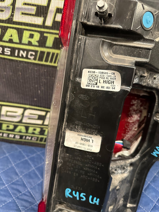 2017-2019 FORD F250 F350 F450 DRIVER LEFT TAIL LIGHT OEM *WATER DAMAGE*