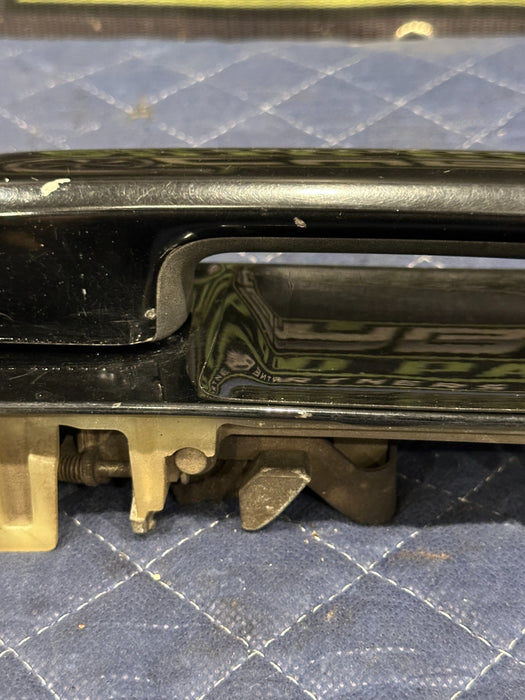 2017-2019 FORD F250 F350 F450 REAR LEFT DOOR HANDLE OEM BLACK PEARL G1 *FLAW*