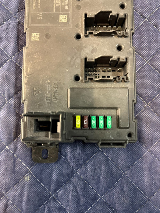 2013 BMW 330i ECU BCM CONTROL MODULE POWER FUSE BOX 6135932970401 OEM