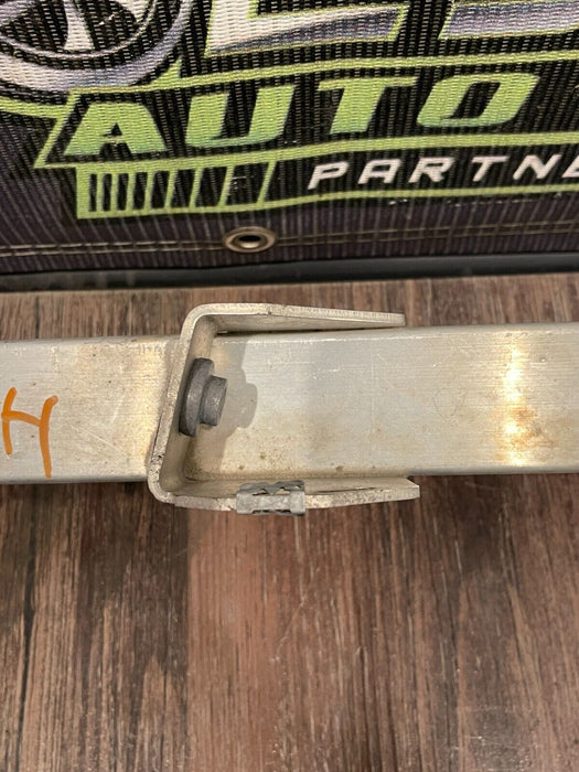 2017-18 AUDI R8 PLUS REAR RIGHT BRACE SUPPORT BRACKET OEM 4S8 814 202 B