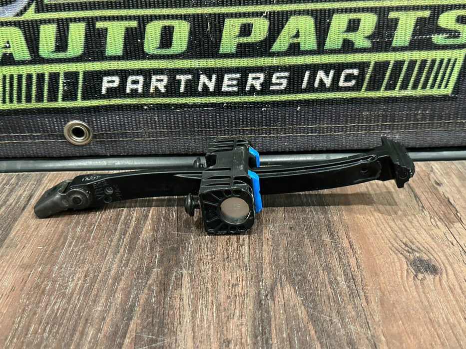 2021 AUDI R8 FRONT LEFT DOOR CATCH OEM 4S0837249