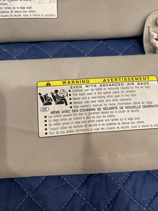 2014 TOYOTA PRIUS V LEFT RIGHT SUN VISORS SUNVISOR PAIR OEM~COSMETIC WEARS~