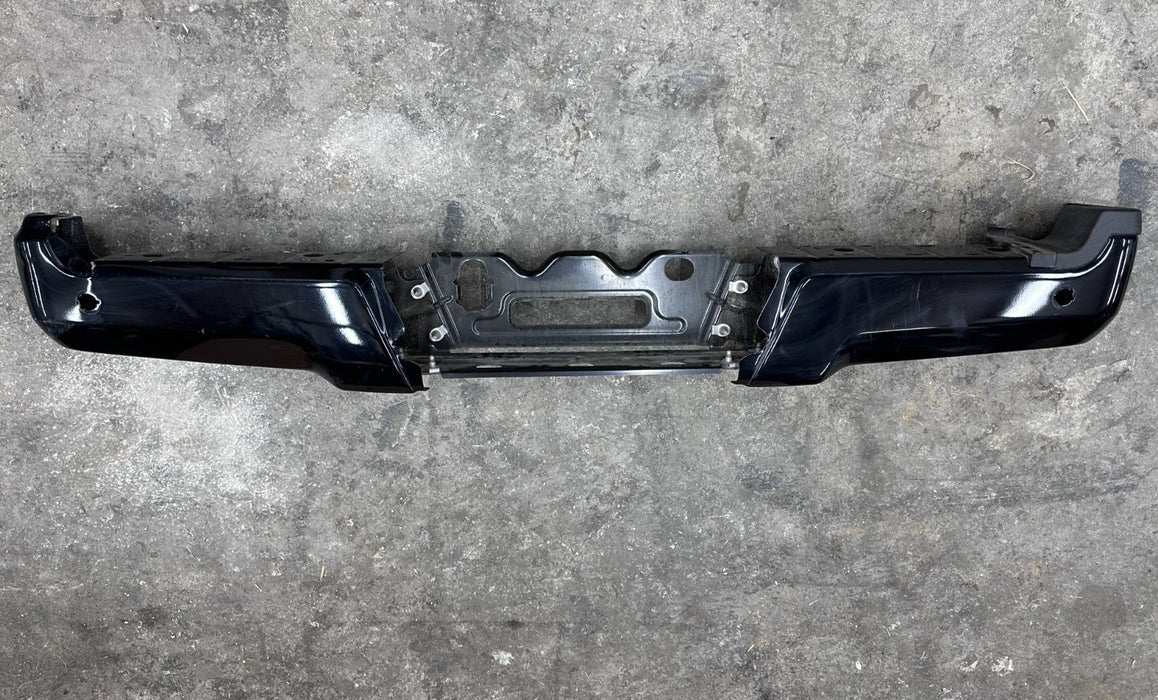 2017-2019 FORD F250 REAR BUMPER ASSEMBLY OEM (READ/SLIGHT SCUFFS SCRATCHES)