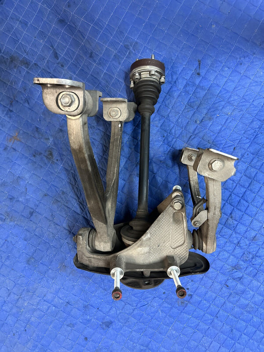 2012 AUDI R8 4.2L V8 OEM REAR LEFT DRIVER SUSPENSION KNUCKLE CONTROL ARM W/ AXLE
