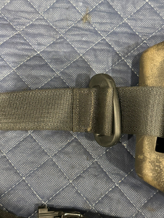 2017-2019 FORD F250 F350 F450 XLT REAR MIDDLE CENTER SEAT BELT SEATBELT OEM WEAR