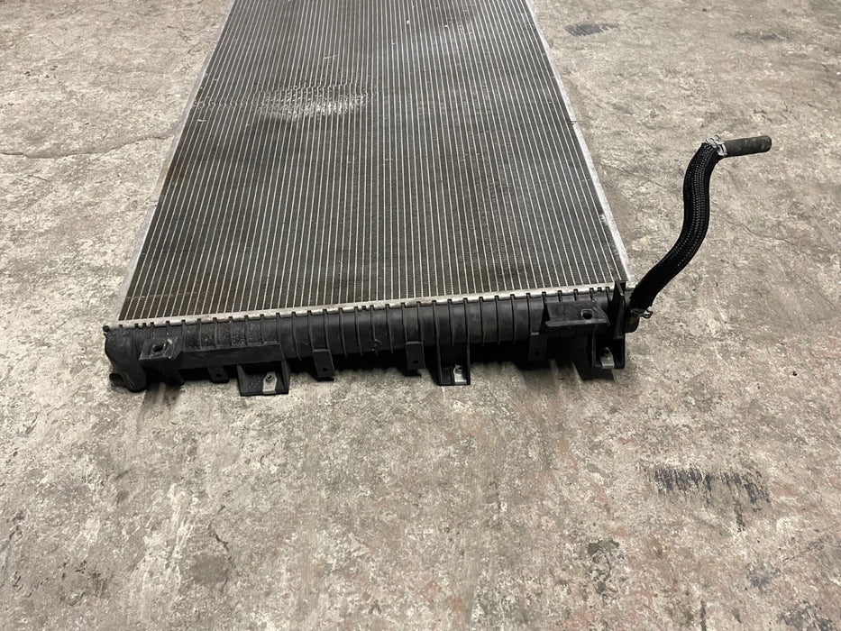 2017-2019 FORD F250 F350 6.7L DIESEL SUPERDUTY RADIATOR W/ HOSES OEM *BENT*