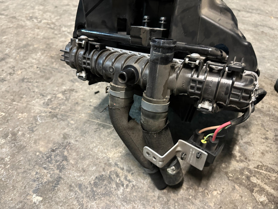 2017 AUDI R8 V10 FRONT RIGHT RADIATOR A/C CONDENSER 4S0 816 411 4S0 121 252 B