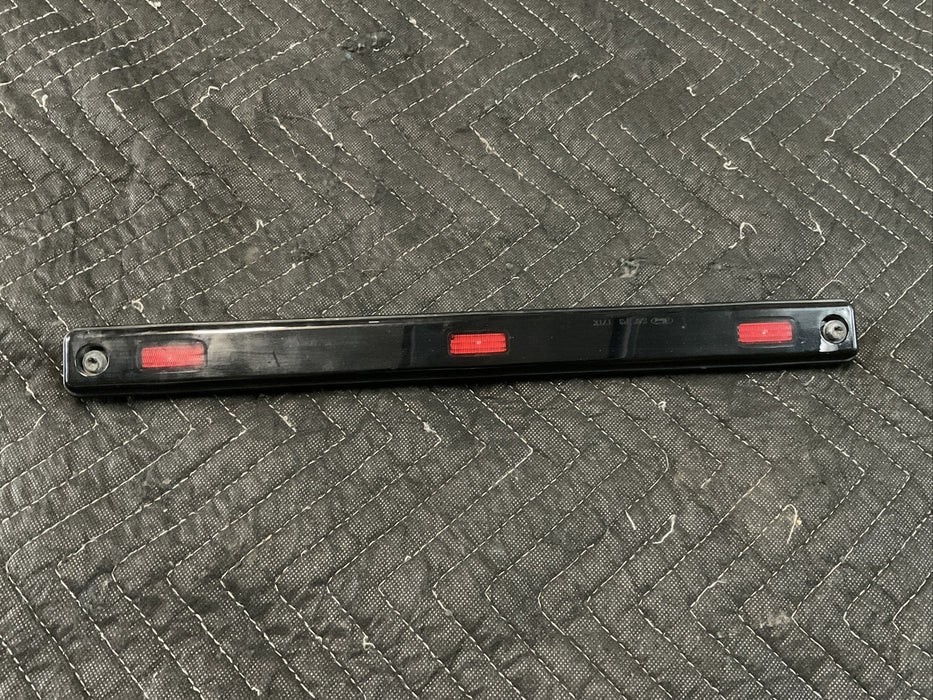 2017-2021 FORD F350 F450 DUALLY BED CENTER LIGHT REAR ID LAMP HC3B-15425-AA