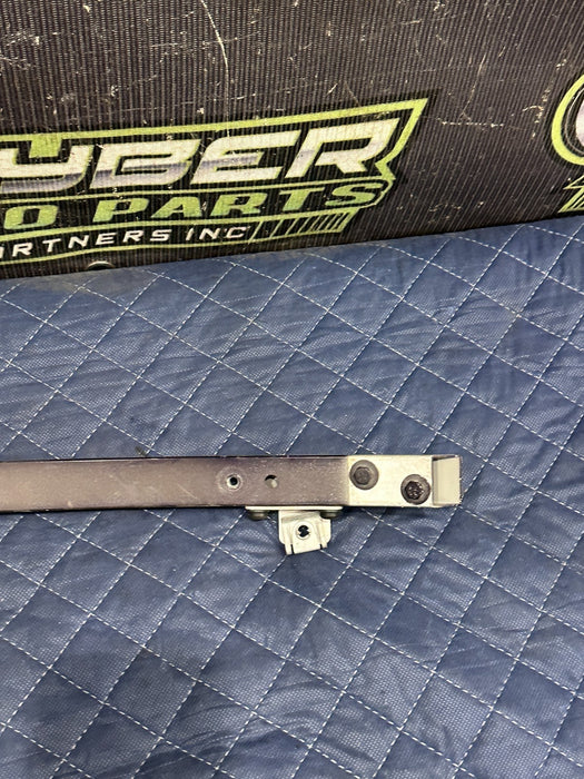 2014 AUDI R8 FRONT DRIVER FRAME RAIL BRACE FENDER MOUNT BRACKET 420 805 357 C