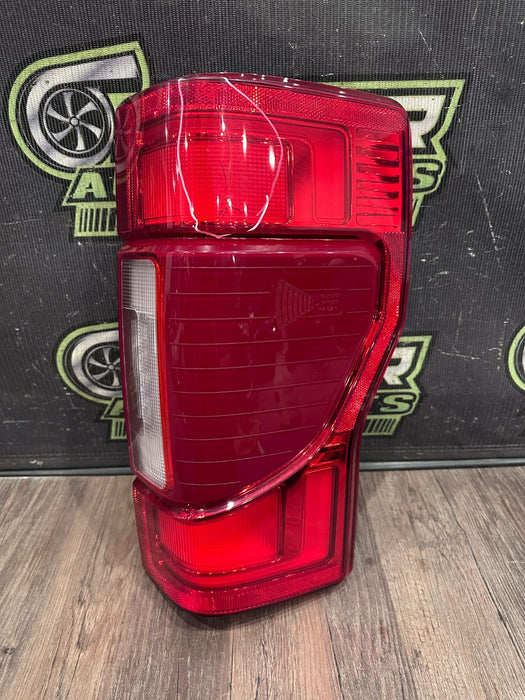 2020-22 FORD F250 F350 F450 PASSENGER RIGHT LED TAIL LIGHT OEM