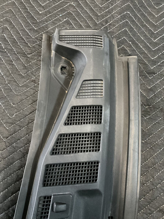 2017 FORD F250 F350 SUPER DUTY WINDSHIELD WIPER VENT COWL PANEL OEM