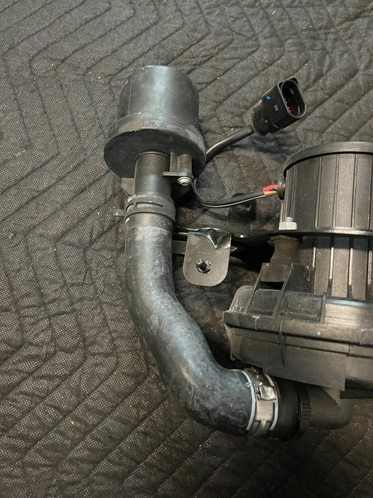 2017 AUDI R8 V10 SECONDARY AIR INJECTION PUMP OEM GENUINE 4S0 906 601