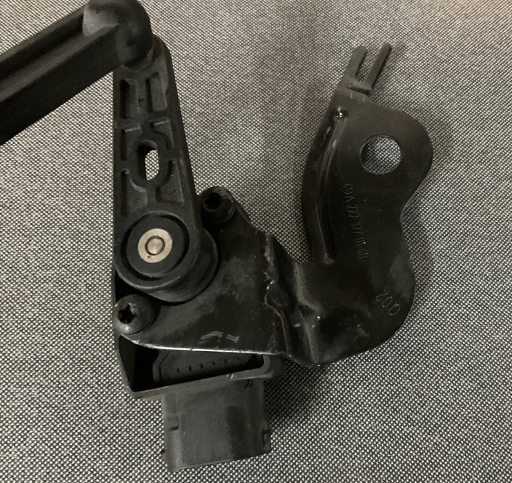 2014 MERCEDES W222 S550 HEADLIGHT AUTO LEVEL SENSOR FRONT LEFT OEM