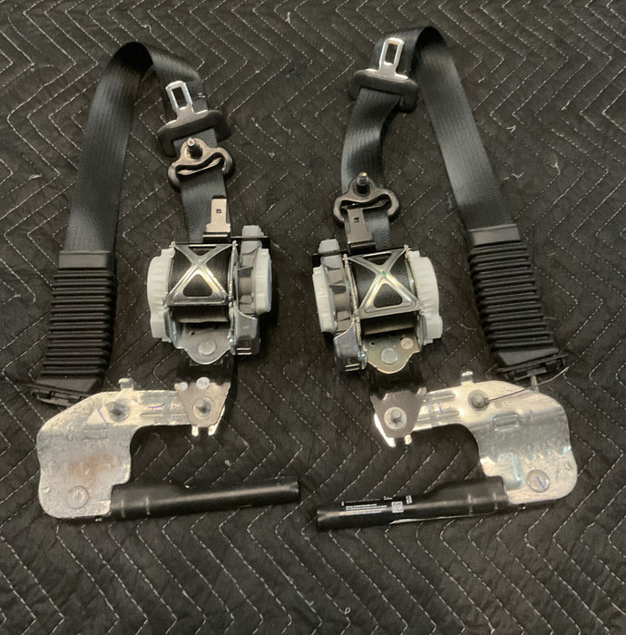 2017 FORD F250 F350 F450 PLATINUM FRONT RIGHT LEFT SEAT BELTS PAIR OEM