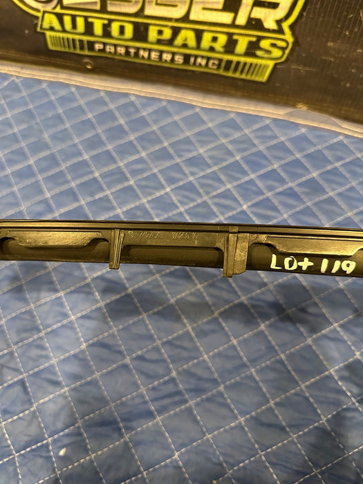 2024 BMW M3 M4 G80 G82 FRONT LEFT WINDSHIELD TRIM SEAL OEM 7427878