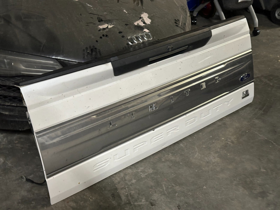 2017 2018 2019 FORD F250 F350 F450 LIMITED TAILGATE TRI-COAT METALLIC WHITE OEM
