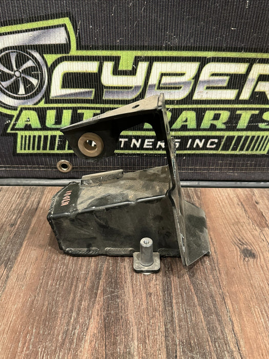 2018 AUDI R8 FRONT LEFT & RIGHT DEFORMATION ELEMENT MOUNTING BRACKET PAIR OEM