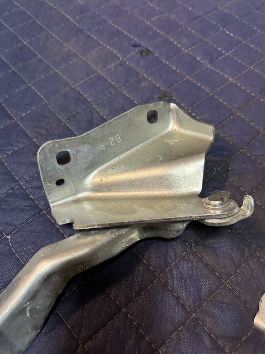 2016 2019 NISSAN TITAN XD LEFT RIGHT HOOD HINGE PAIR OEM