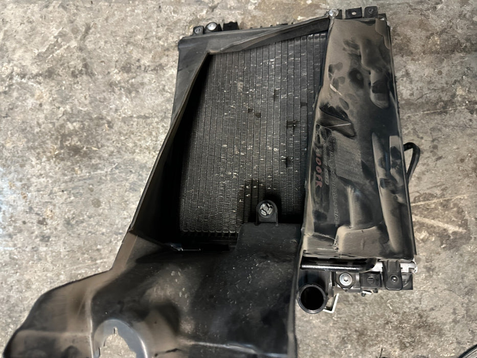 2017 AUDI R8 V10 FRONT RIGHT RADIATOR A/C CONDENSER 4S0 816 411 4S0 121 252 B