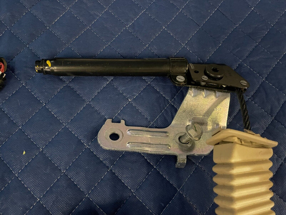 2017 2018 2019 FORD F250 F350 F450 LARIAT FRONT LEFT & RIGHT TAN SEATBELT PAIR