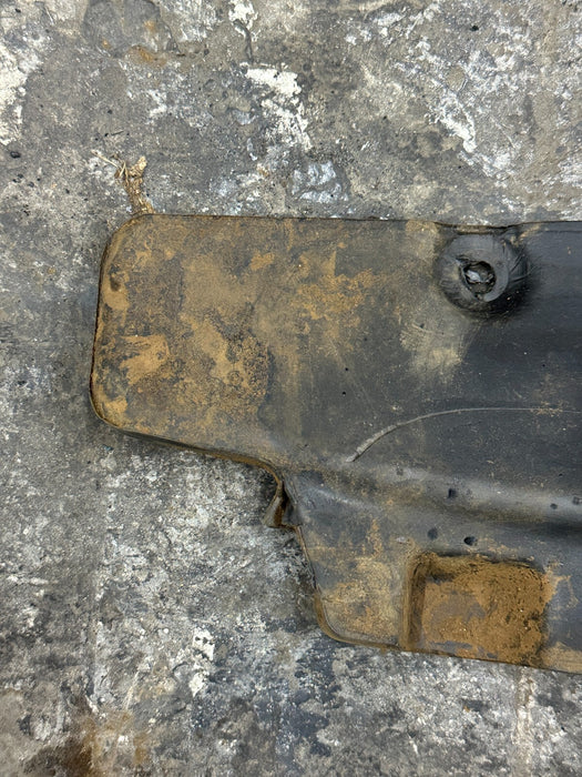 2014 AUDI R8 LEFT INNER FENDER END PLATE COVER OEM 420 821 111 OEM