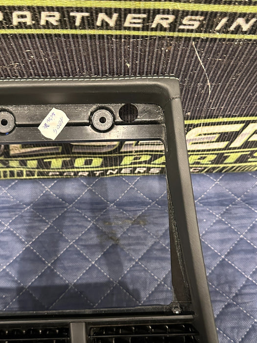 2012 AUDI R8  FRONT CENTER DASH AIR VENT A/C TRIM BEZAL 423 820 951