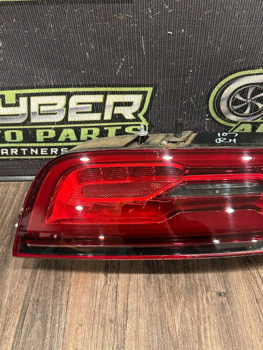 2014 AUDI R8 PASSENGER RIGHT LED TAIL LIGHT OEM *PICTURES 5-10* 420 945 096 L