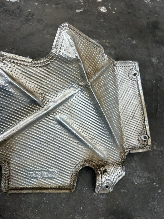 2014 AUDI R8 PASSENGER RIGHT RH REAR LOWER HEAT SHIELD 420 825 742 F OEM