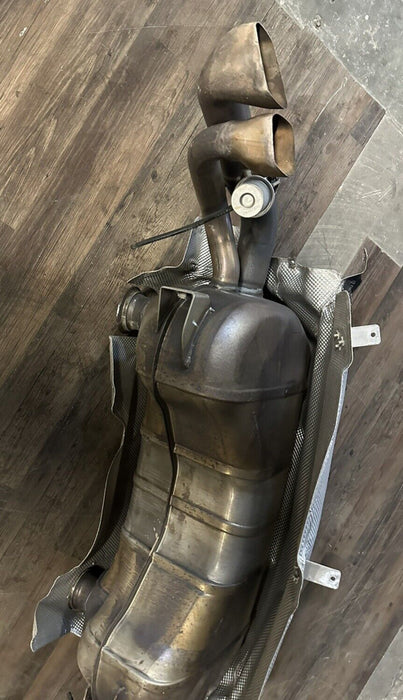 2017 AUDI R8 V10 EXHAUST MUFFLER SYSTEM OEM GENUINE 420 251 609 W/ SHEILD