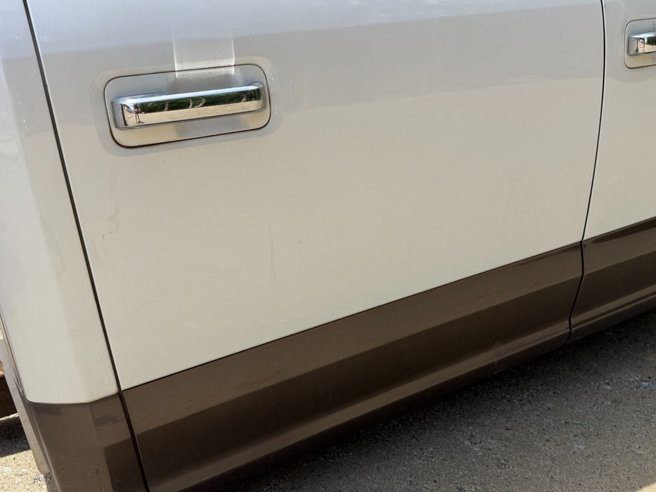 2017-2022 FORD F250 F350 F450 KING RANCH WHITE REAR PASSENGER RH DOOR (UG, H5)