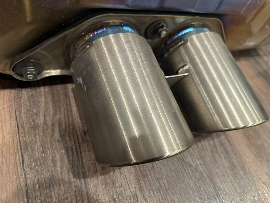 2017 2018 2019 PORSCHE 911 GT3 CENTER EXHAUST MUFFLER W/ TIPS OEM 991 111 027 90