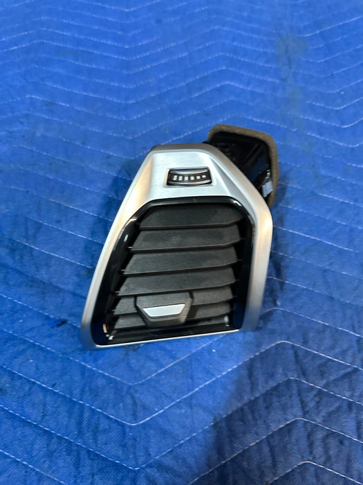 2020 BMW M8 COMP F93 G16 OEM FRONT LEFT DASHBOARD A/C VENT GRILLE 6805805