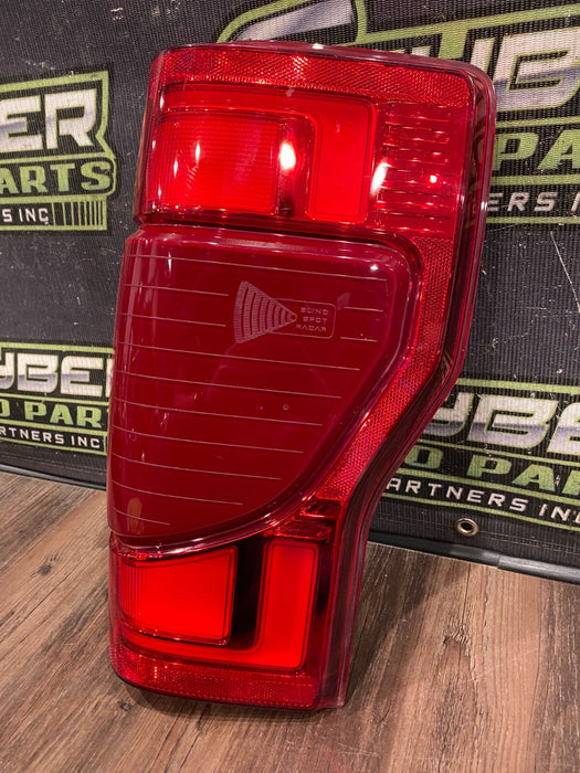 2020-2022 FORD F250 F350 F450 PASSENGER RIGHT LED TAIL LIGHT OEM *MINOR SCUFF*