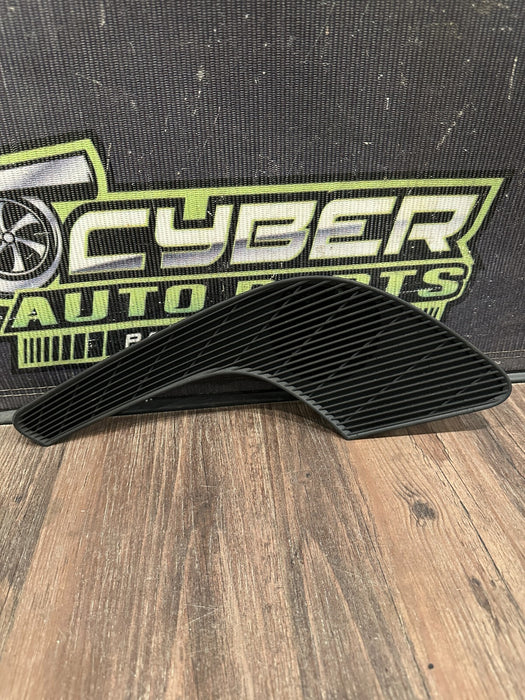 2021 AUDI R8 RIGHT DOOR PANEL SPEAKER GRILLE TRIM OEM 4S0 035 410 A