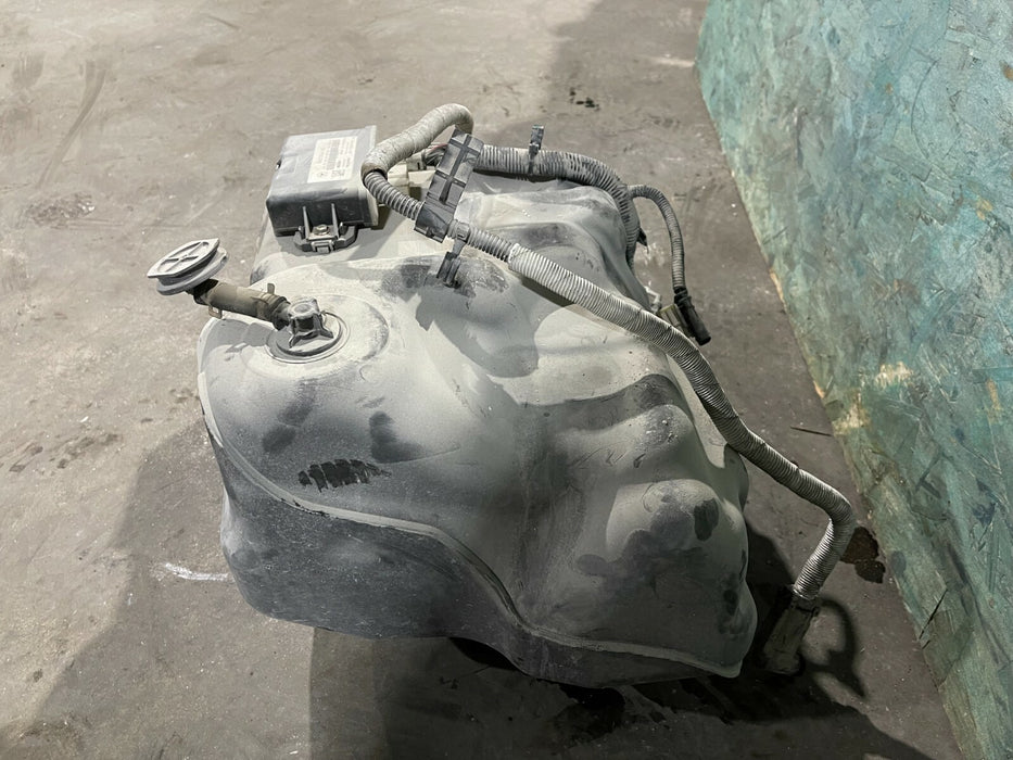 2018 DODGE RAM 3500 LARAMIE 4X4 6.7L DEF TANK DIESEL EXHAUST FLUID RESERVOIR OEM