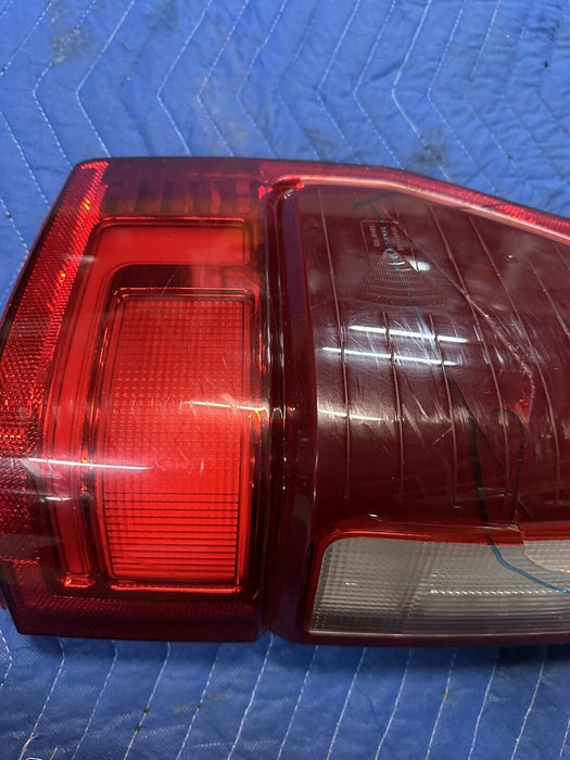 2020-2022 FORD F250 F350 F450 RIGHT LED TAIL LIGHT OEM *CHIPPED* NO MODULE