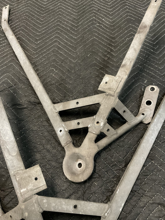 2015 BMW M4 REAR RIGHT LEFT PAIR SUSPENSION BRACKET OEM 67228464604
