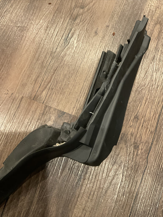 2017 MERCEDES-BENZ C63 AMG CABRIOLET REAR ROOF SEALING RUBBER SEAL 2057500498